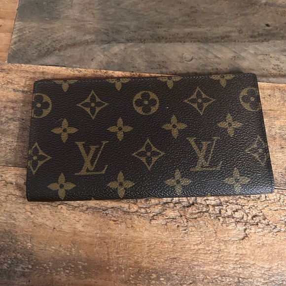 Authentic Louis Vuitton Long Check Book Wallet Cover - Picture 7 of 10